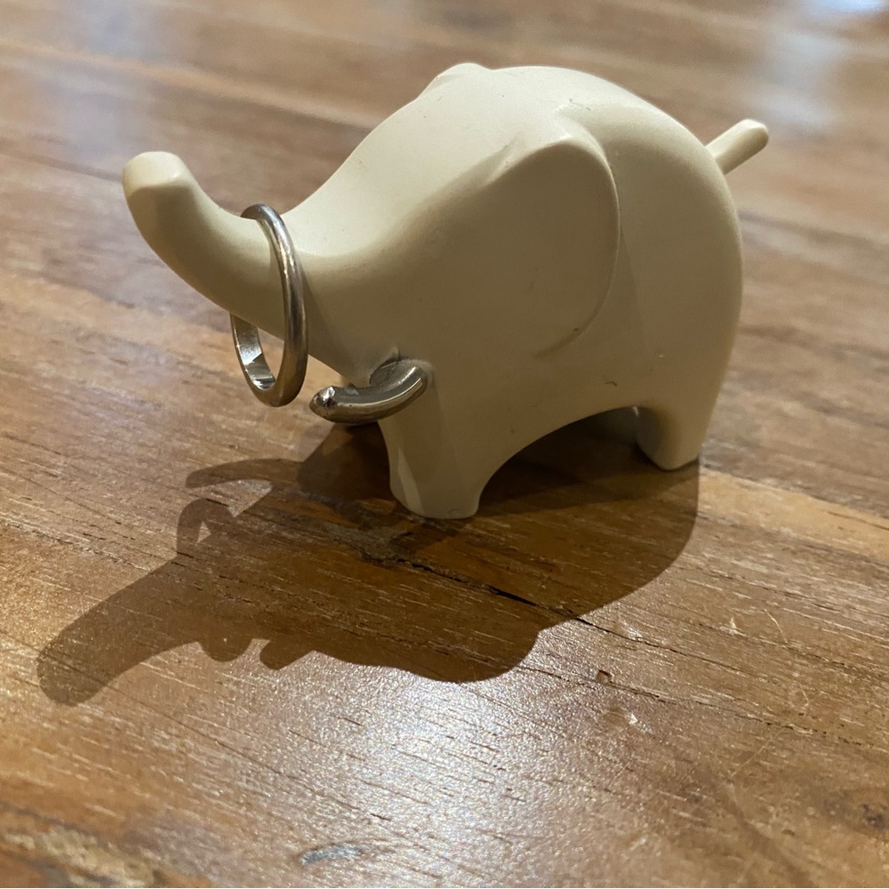 White Ceramic Elephant Ring Holder